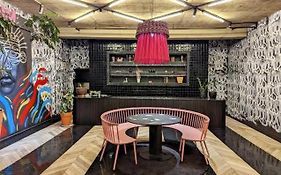 Hallmark House 606